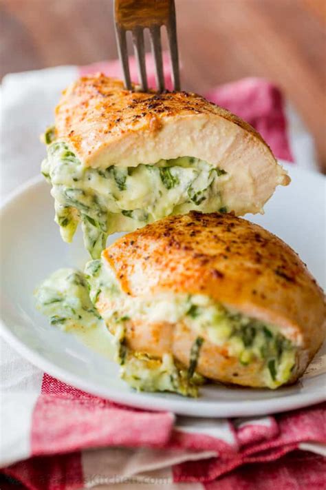 cheesy spinach stuffed chicken breasts video