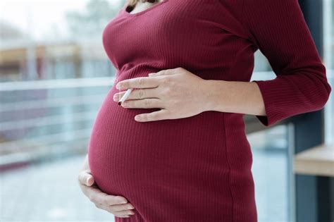 1 in 14 pregnant women still smokes healthywomen