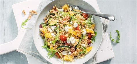 quinoa salade met cherrytomaatjes klaar   minuten leuke recepten