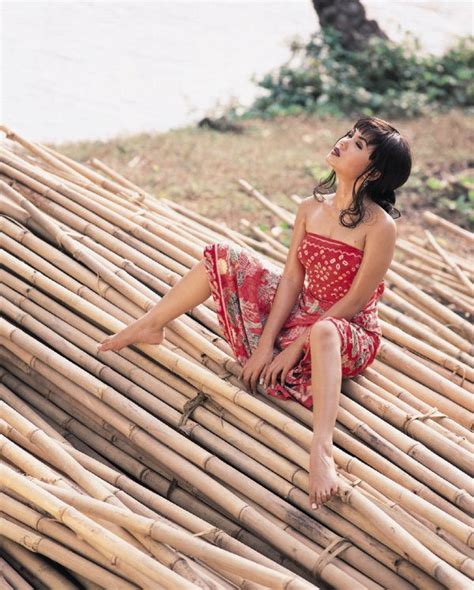 yuni shara photo gallery actress indonesia