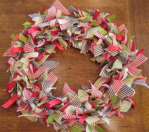 goin   edge  ribbon wreath  christmas