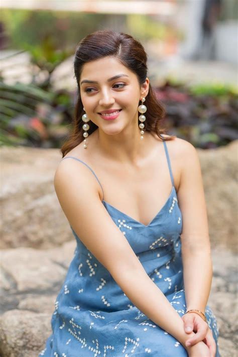 Actress Mehreen Kaur Pirzada Photo Gallery Kerala Lives Bollywood