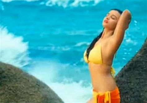 Hot And Sexy Indian Girls Alia Bhatt In Bikini