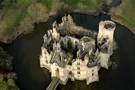 historic french chateau now has 13 000 owners from crowdfunding