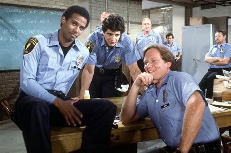 comfort tv are these the 25 best classic tv shows of all time