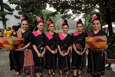baju adat lombok lambung oleh oleh khas lombok ntb