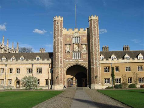 ultimate guide  trinity college cambridge footprints tours