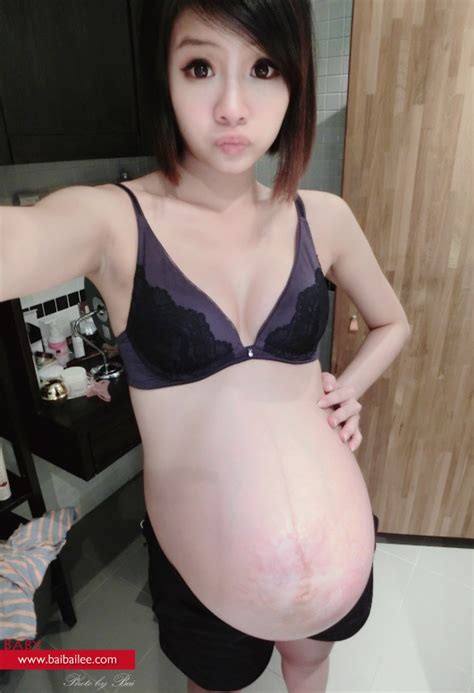 Bigbelliesandbooties — Big Sexy Pregnant Belly