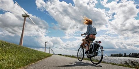fietsen met tegenwind  stormachtige tips om erdoorheen te komen