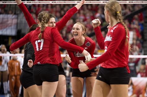 these college volleyball teams have the most no 1 rankings