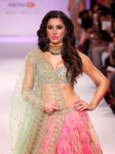 high quality bollywood celebrity pictures nargis fakhri