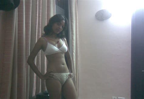 indian girl removing saree bra blouse showing boobs and pussy