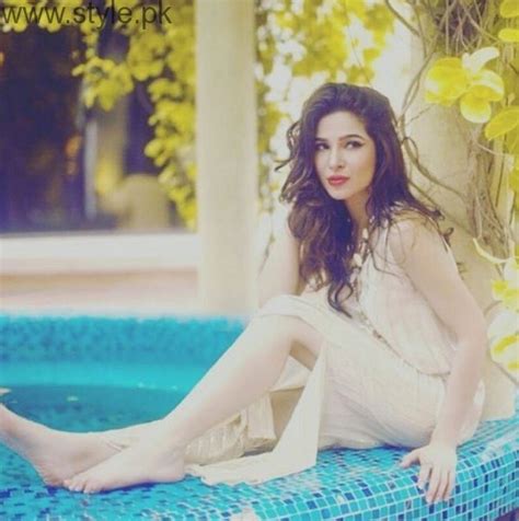 This Hot Shoot Of Ayesha Omer Will Make You Forget Bollywood Actresses