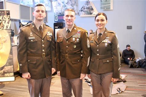 soldiers    greens uniform    army finalizes design militarycom