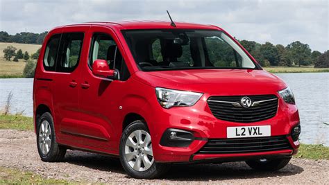 vauxhall combo life  review pictures auto express