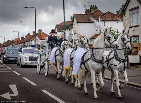 Travellers Flock To London To Pay Last Respects To The King Of The