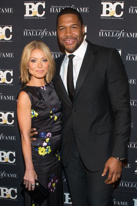 kelly ripa is a no show for live after strahan announcement essence
