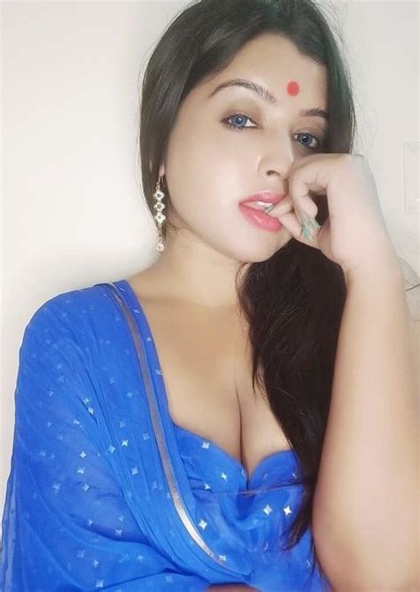 Sexy Punjabi Girl Showing Cleavage Cleavage Photo Xnxx