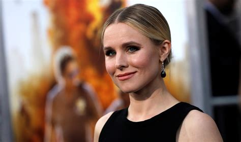 Kristen Bell Forced To Dress As Princess Elsa For
