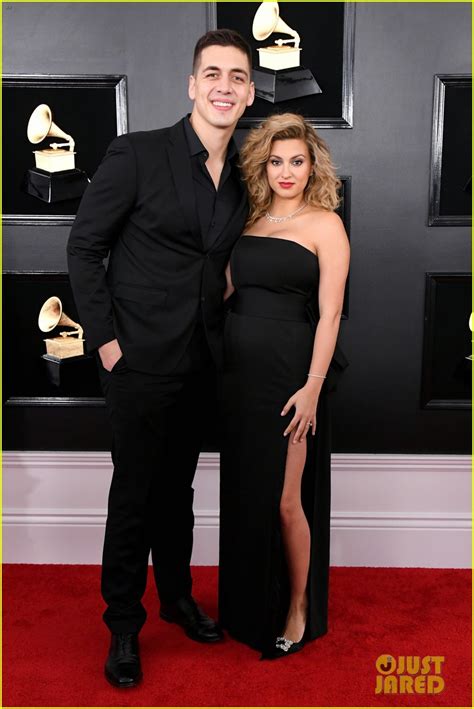 Full Sized Photo Of Tori Kelly Wins Two Grammys Awards 2019 02 Photo