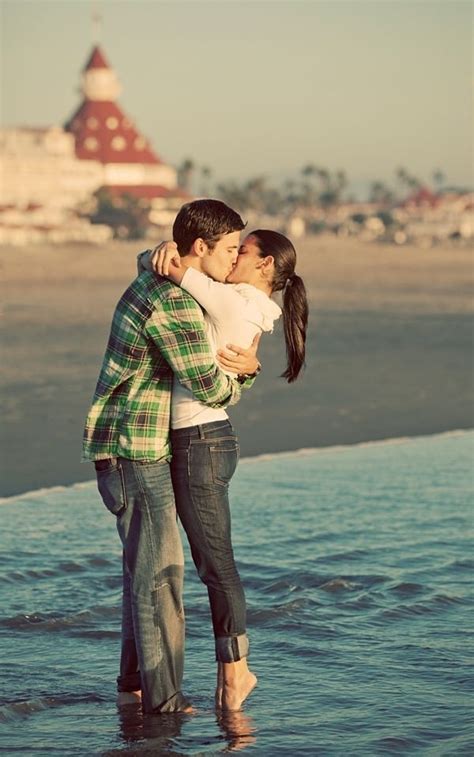 How to pose sexy for boyfriend