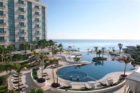universal vacation resorts sandos cancun luxury experience resort