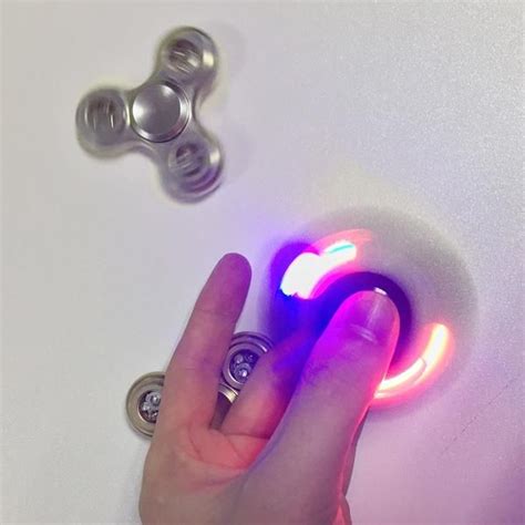 aluminum led fidget spinner lights    spins