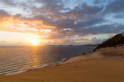 tranquil film shows  tropical  rainbow filled sunshine coast  australia resource travel