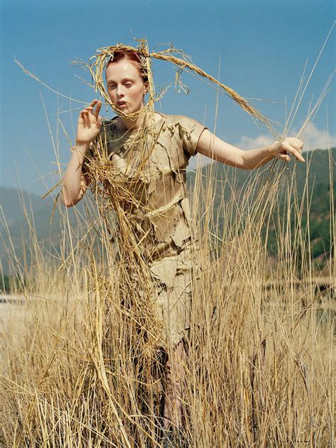 Karen Elson By Tim Walker For Vogue Uk May 2015 Page 2 The