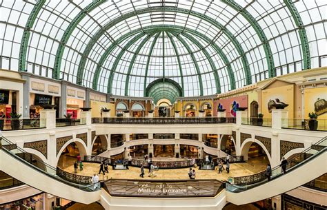 worlds  incredible shopping malls    cost lovemoneycom