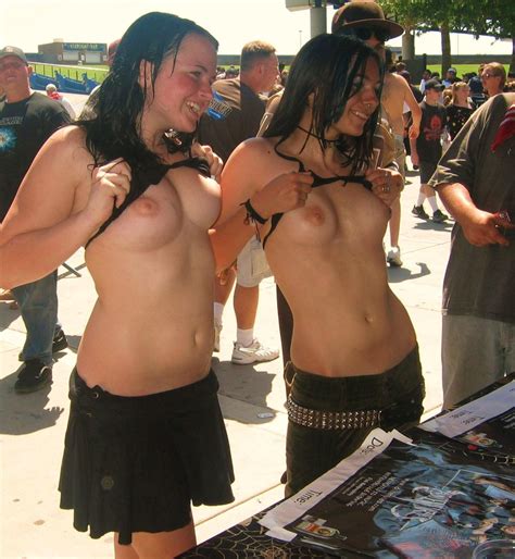 ozzfest girls flashing for free stuff porn pic eporner