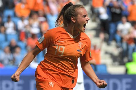 fifa women s world cup 2019 netherlands win in stoppage time to break