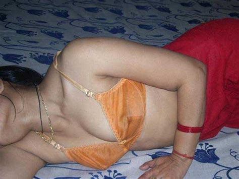 sexy indian chachi so rahi he antarvasna indian sex photos