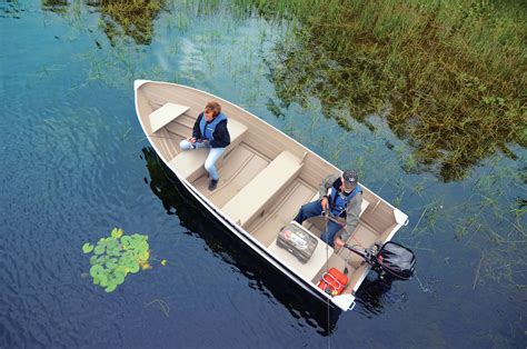 ultimate guide  small boats discover boating