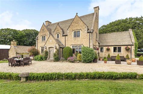 rural cotswold farmhouse  incredible views houses  rent
