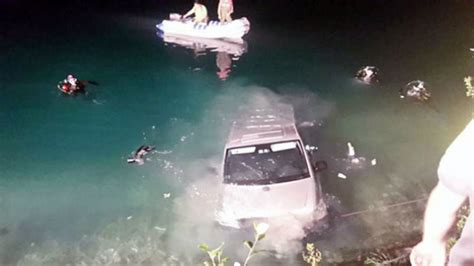 Couple Has Sex In Van Van Rolls Into A River Complex