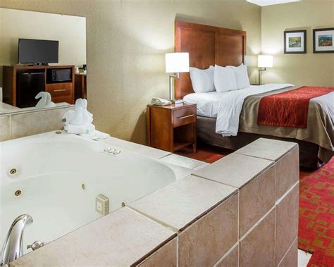 romantic hotels  jacuzzi  room nc top honeymoon suites