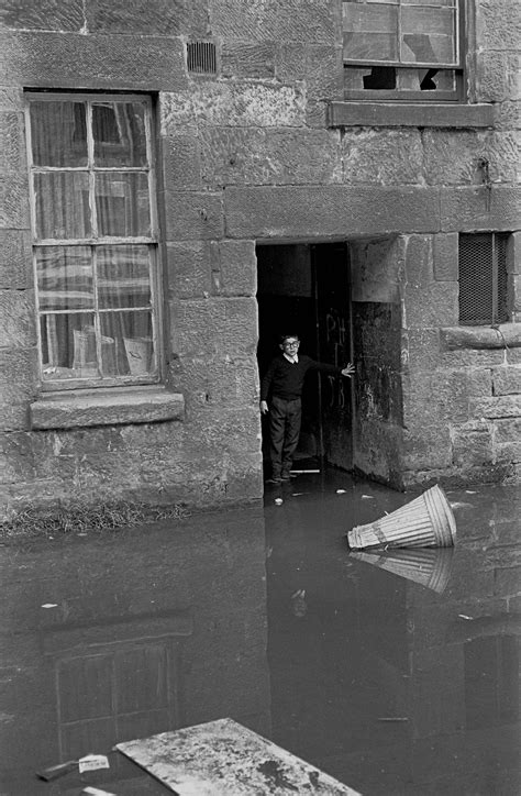 powerful photos of glasgow slums 1969 72