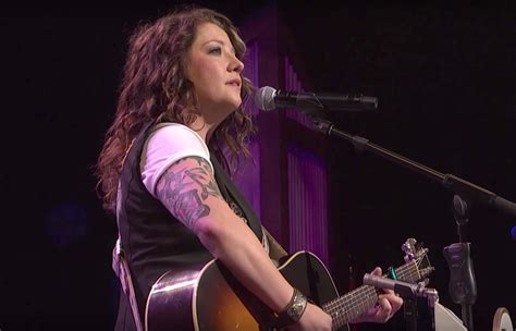Ashley Mcbrydes Girl Goin Nowhere See Opry Debut Rolling Stone