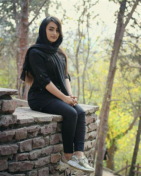 Pin By Ú©Ø±ÛÙ ØµÙÛØ§Ø±Û On درهم Iranian Women Fashion
