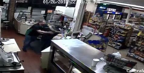 iraq veteran in florida takes down an attempted robber in video daily mail online