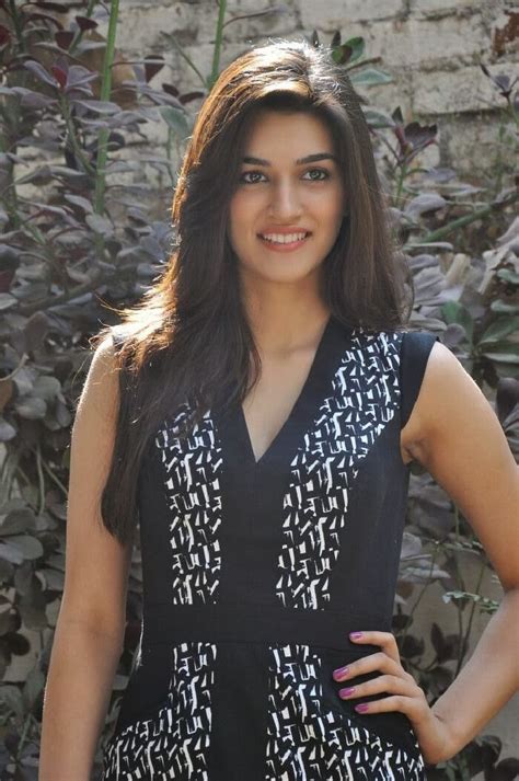 kriti sanon hot photo gallery at nenokkadine movie interview hq pics