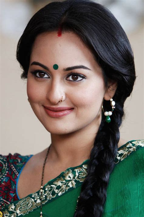 Bollywood Actress Sonakshi Sinha Hot Photos Tamil