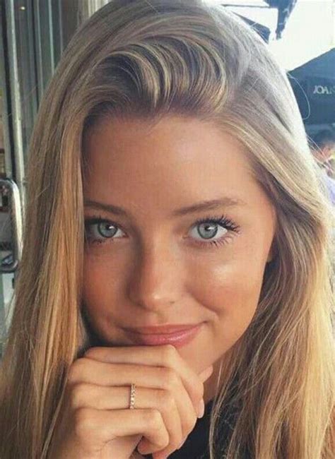 Pin By Mava On Faces Pretty Blonde Girls Blonde With Blue Eyes