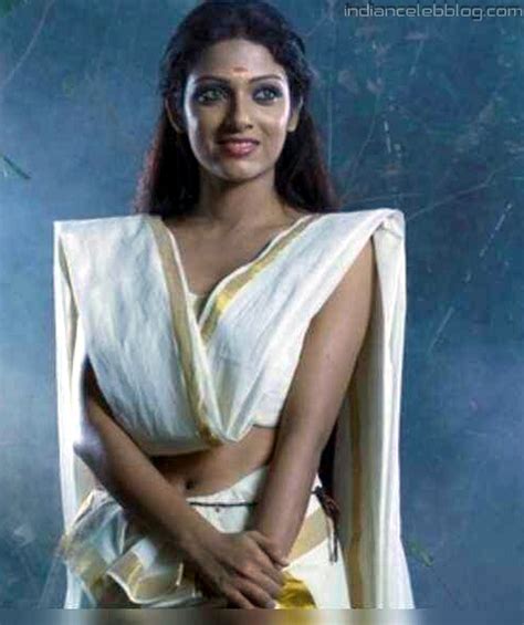 Avanthika Mohan Mallu Actress Hot Saree Social Media Pics