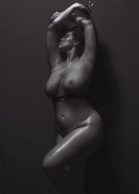 ashley graham nude photo shoot in v magazine 01 celebrity