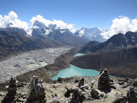 beautiful gokyo valley and lakes pictures everest region
