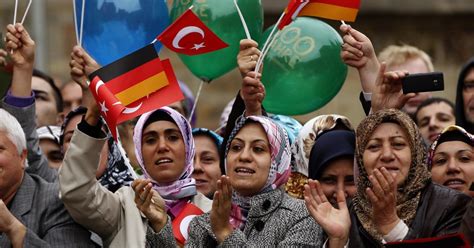 new online platform helps turkish immigrant women abroad al monitor
