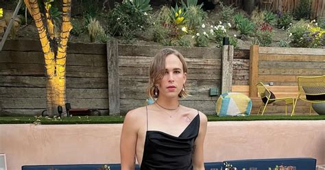 „tote Mädchen Lügen Nicht“ Tommy Dorfman Outet Sich Als Transfrau
