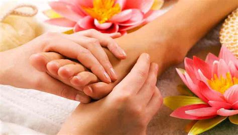 reflexology massage service in dubai aroma flower spa in deira